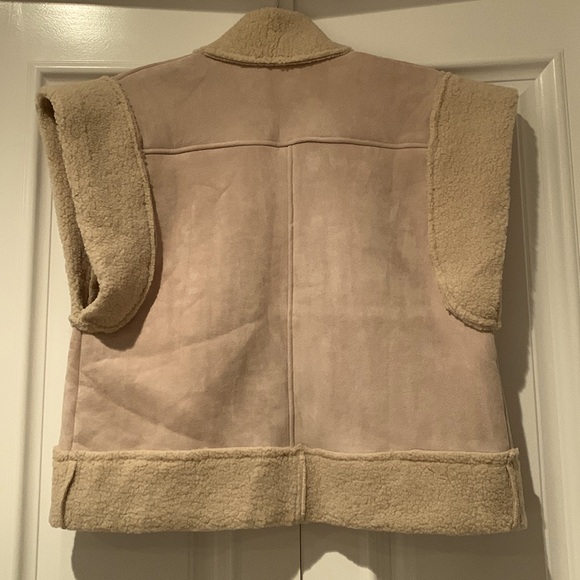 Entro Vest - Large NWOT - Picture 3 of 3